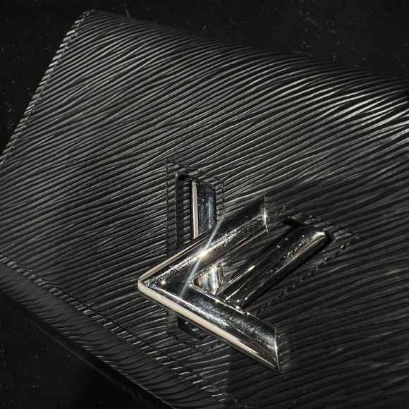 Twist Epi Wallet on Chain - Picture 5 of 5